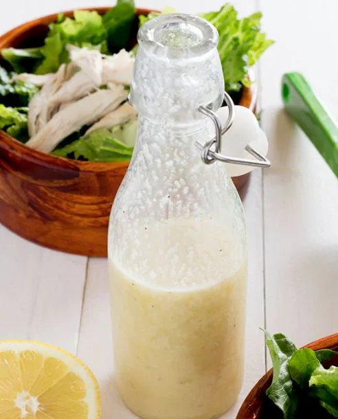 Einfache Keto-Caesar-Dressing