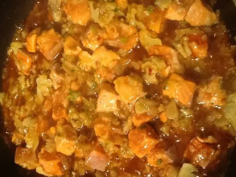 Orange Lachs Blumenkohlreis Schüssel