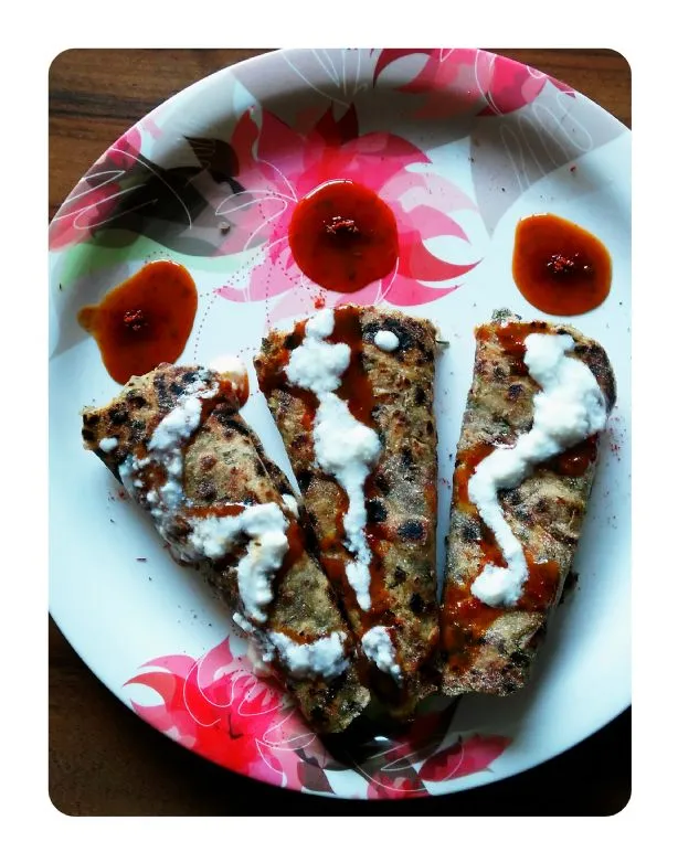 Crispy Koriander-Minz-Zwiebel-Paranthas