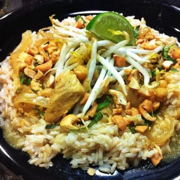 Leichtes Kokosnuss-Kichererbsen-Hühnchen-Curry