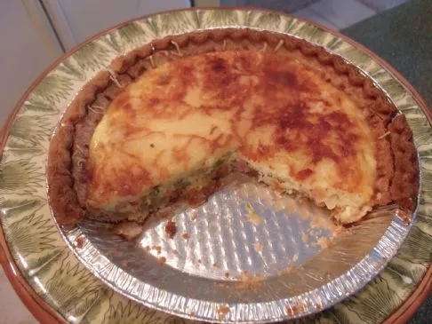 Pesto-Quiche mit Schinken