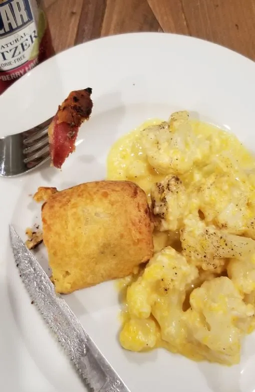 Keto Kielbasa Brötchen