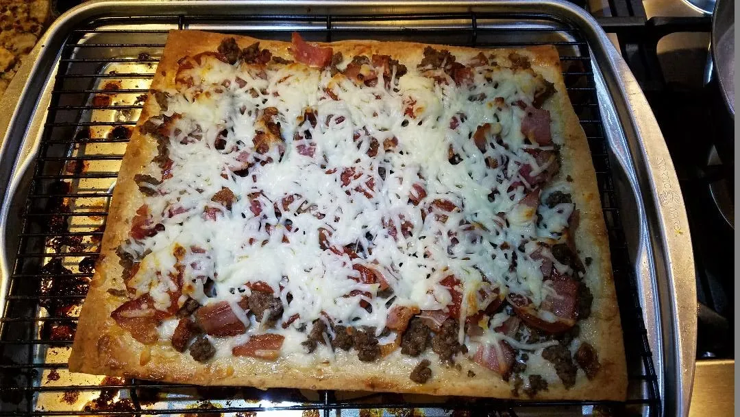 All Meat Pizza mit Ranch