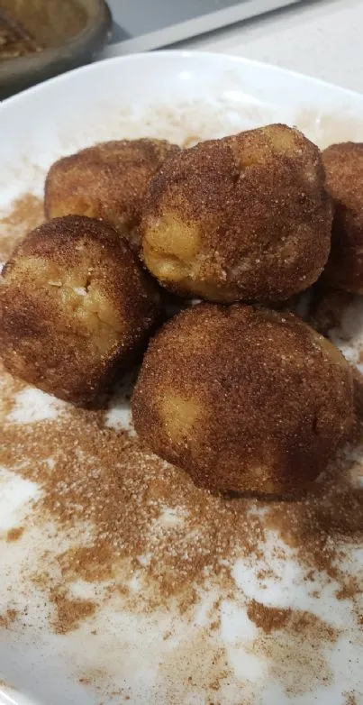 Erdnussbutter-Fettbomben