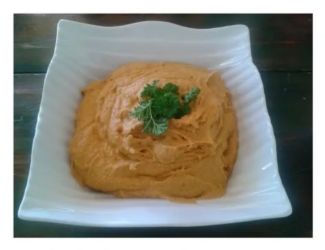Gerösteter Paprika-Hummus