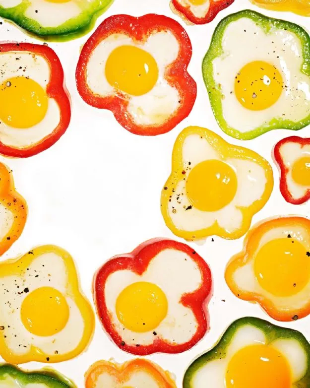 Leichte zerdrückte Avocado mit Toast