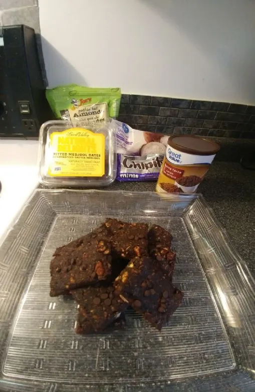 Schokoladen-Brownie-Dattelriegel