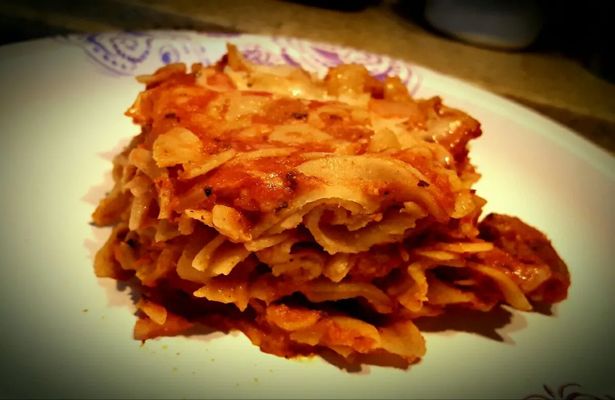 Leckere italienische Wurst-Nudelauflauf