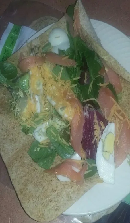 Geräucherter Lachs & Avocado Wrap