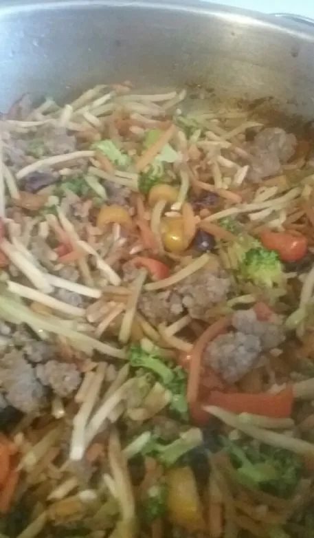 Eierrollen in einer Schüssel