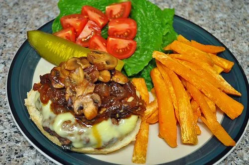 Hausgemachter Asiatischer Burger