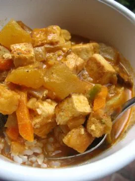 Rotes Curry mit Tofu und Gemüse