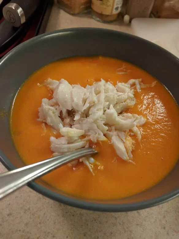 Thailändisches Curry mit gerösteten Paprika und Blumenkohl mit Krabben