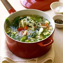 Frische Gemüsesuppe