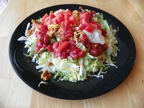 Taco-Salat mit Putenhackfleisch und Refried Beans
