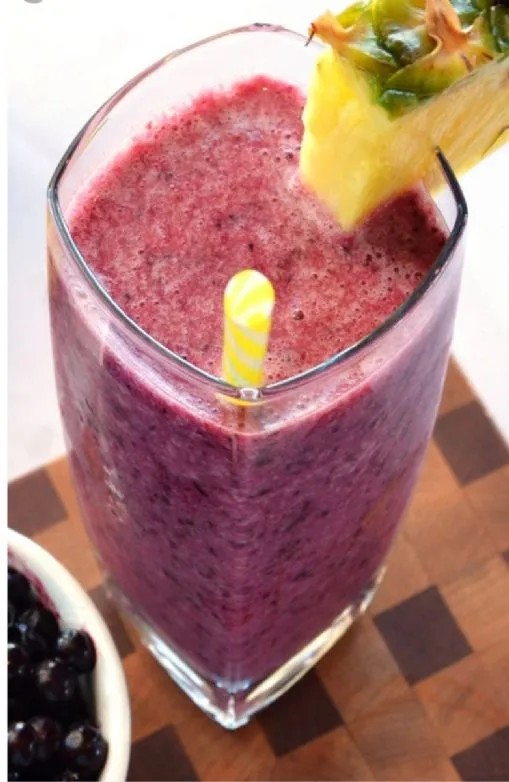 Tropischer Blaubeer-Smoothie
