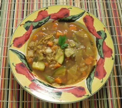Vegetarische Gemüse-"Rindfleisch"-Suppe