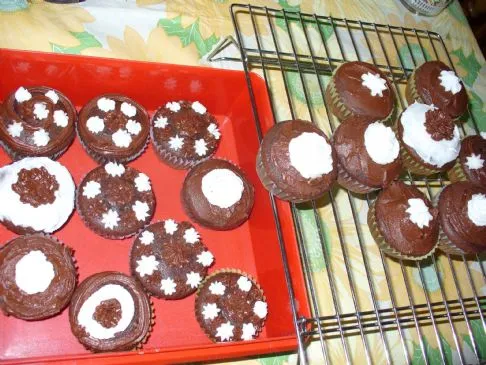 Leckerer Schokoladenkuchen oder Cupcakes
