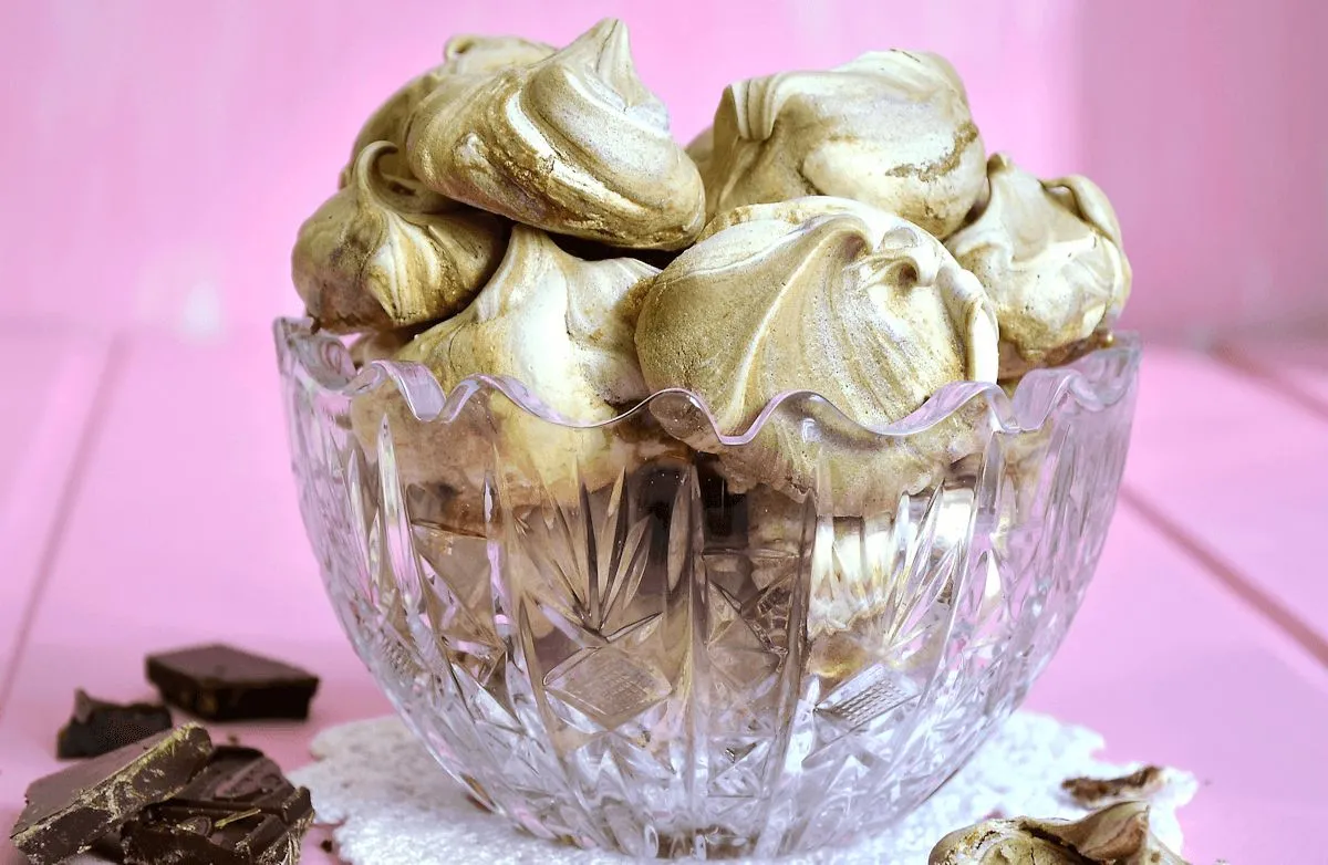 Kakaomeringue-Schalen