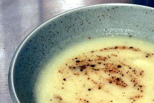 Einfache Blumenkohlsuppe