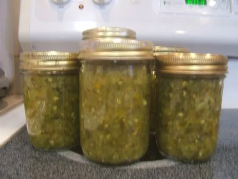 Würzige Dillgurken-Relish