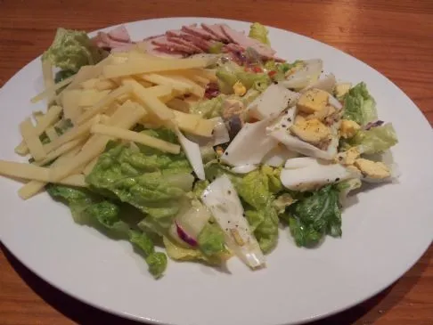 Puten-, Ei- und Käsesalat