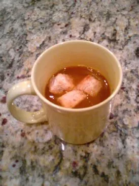 Vegetarische französische Zwiebelsuppe