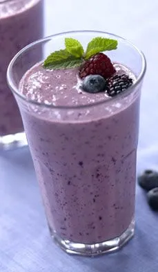 Beeren-Bananen-Leinsamen-Smoothie